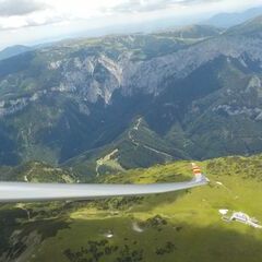 Flugwegposition um 09:15:57: Aufgenommen in der Nähe von Gemeinde Turnau, Österreich in 770 Meter